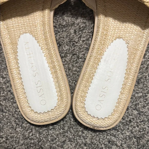 Vici | Selenah Woven Raffia Flat Sandals - Picture 6 of 6